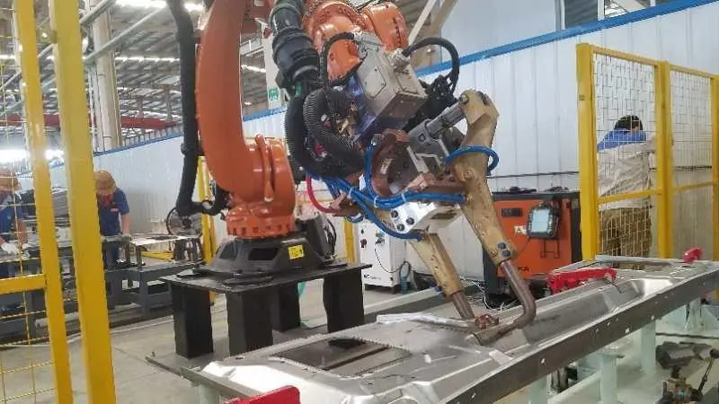 什么是点焊机器人？点焊机器人的用途和优点 