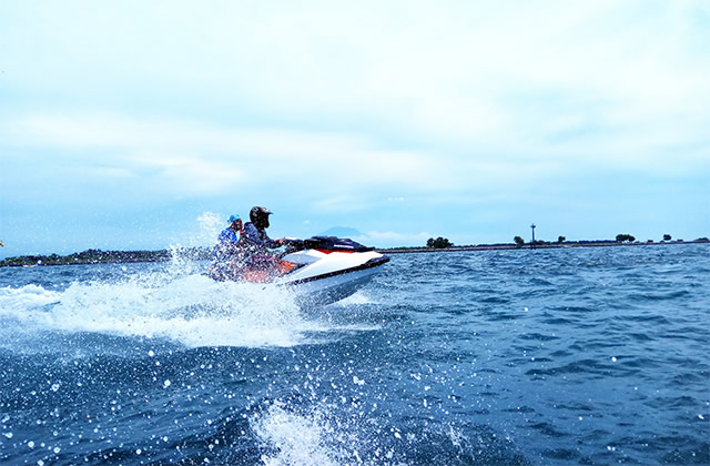 摩托艇驾驶技巧有哪些 水上摩托艇有什么玩法