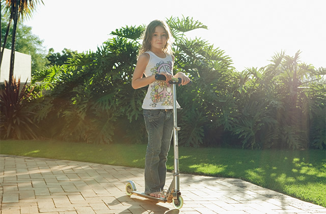 儿童滑板车怎么玩 儿童玩滑板车注意事项 