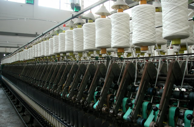 细纱机的主要机构及作用 细纱机产生粗节多的原因 