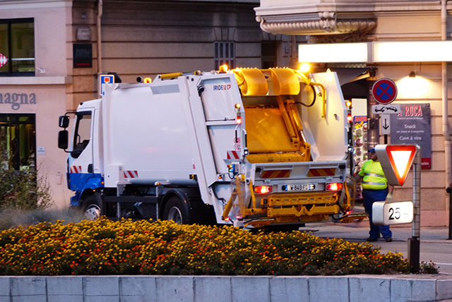 道路清扫车的优势 扫地车周期保养 