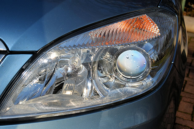 【汽车灯饰改装】汽车灯饰有哪些改装方法 汽车灯饰应当改装哪些部分 