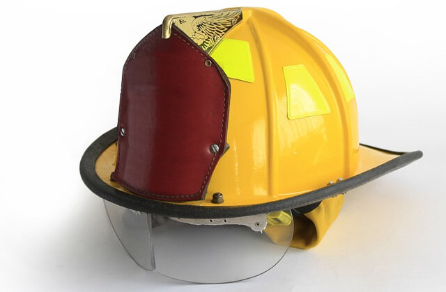 消防头盔是什么材质 如何辨别消防头盔性能的好坏 
