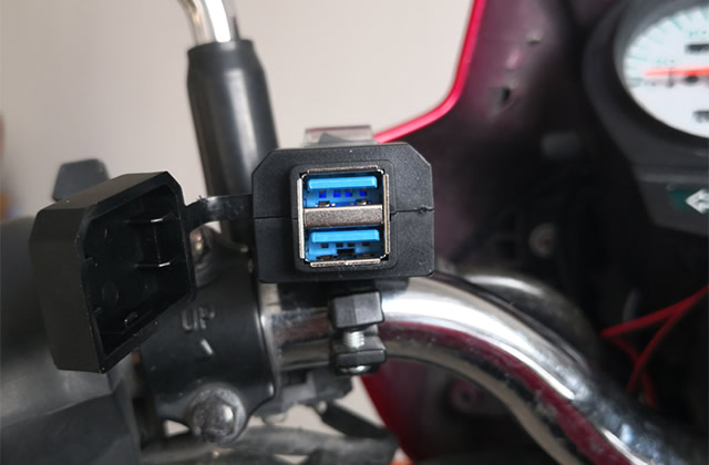 摩托车可以装车载充电器吗 摩托车车载手机充电器怎么安装接线 