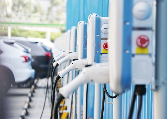 【电动汽车充电桩用法】电动车快速充电站怎么用 电动汽车充电桩使用说明 