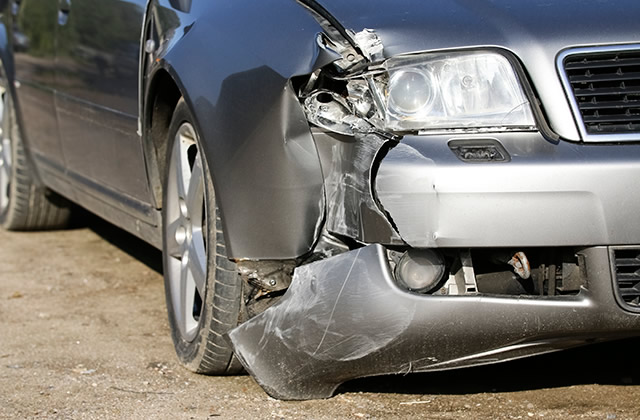 保险杠的组成结构包括哪些 汽车保险杠为什么那么脆弱 