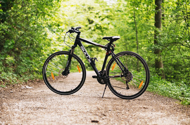 自行车碳纤维和铝制车架的区别 铝合金和碳纤维自行车哪个好 