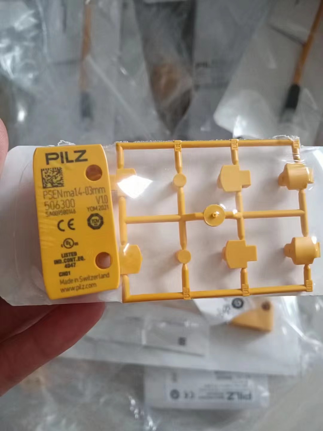 德国pilz皮尔兹PNOZ s1 C 24VDC 2 n/o安全继电器工作原理 